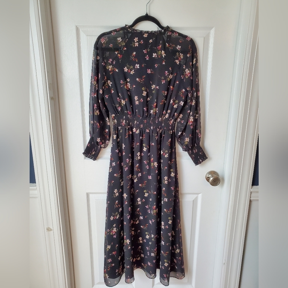 Madewell Georgette Smocked Midi Dress in Backyard Blooms- Size Small - Picture 4 of 6